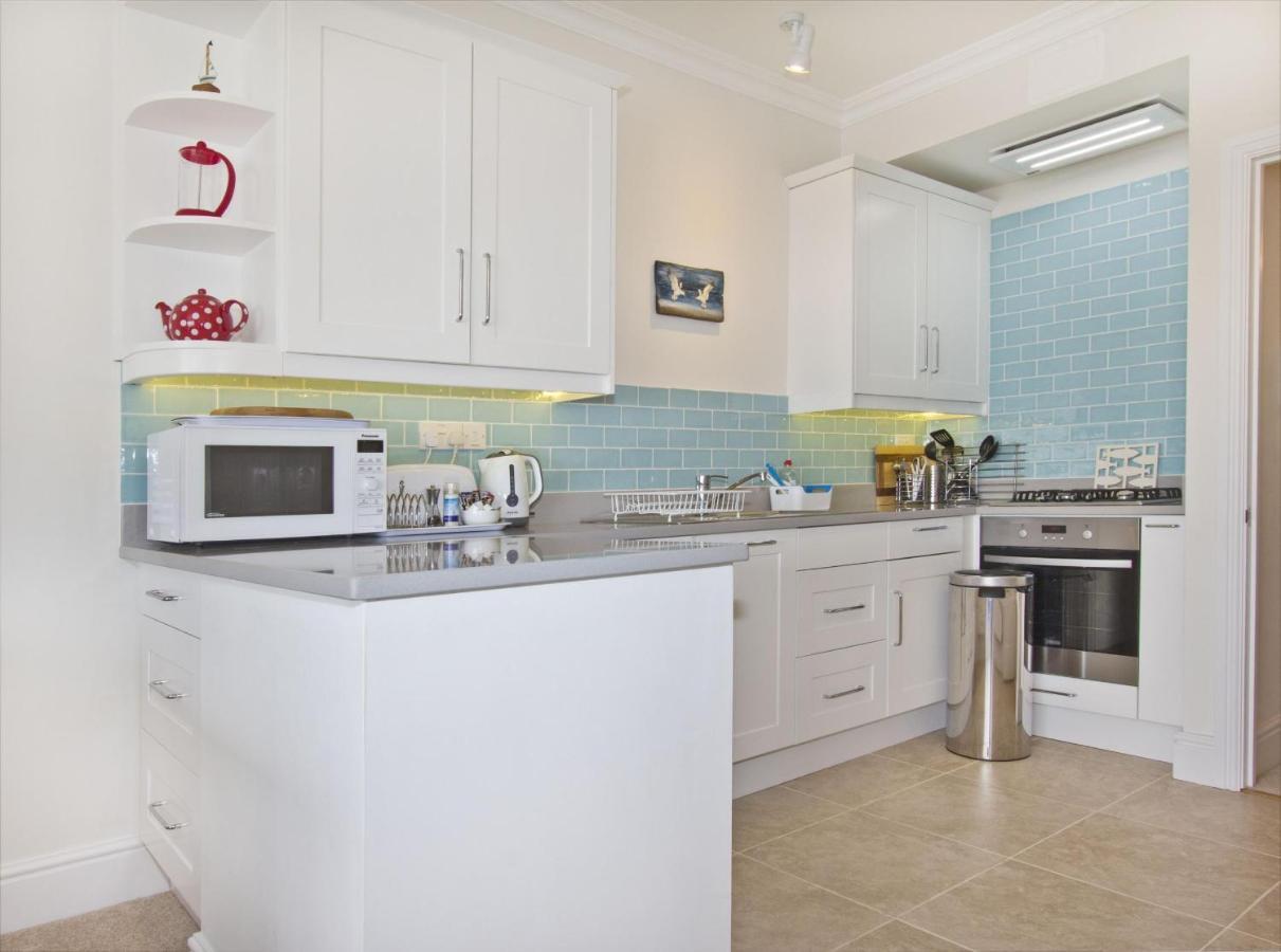 Beautiful Aberdovey Seafront Apartment 2 Aberdyfi Eksteriør billede