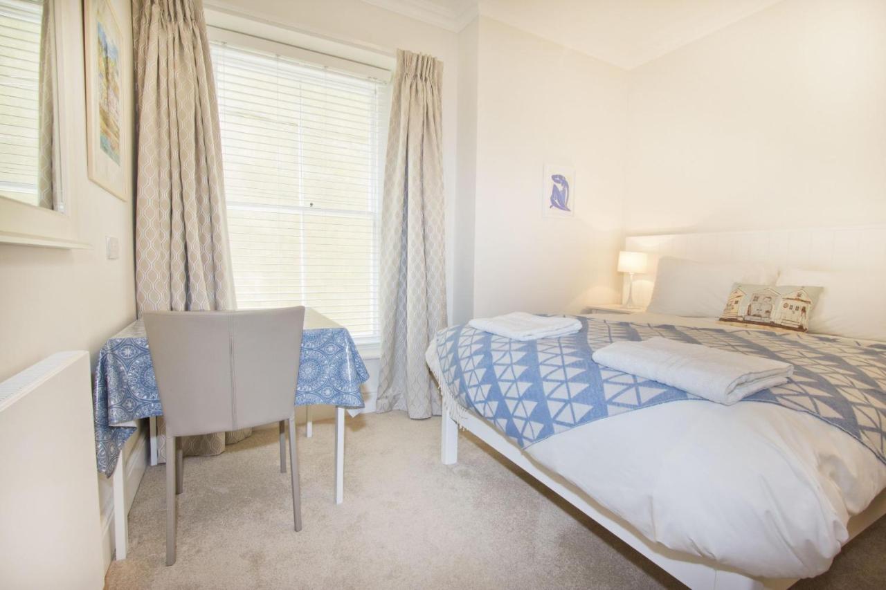 Beautiful Aberdovey Seafront Apartment 2 Aberdyfi Eksteriør billede