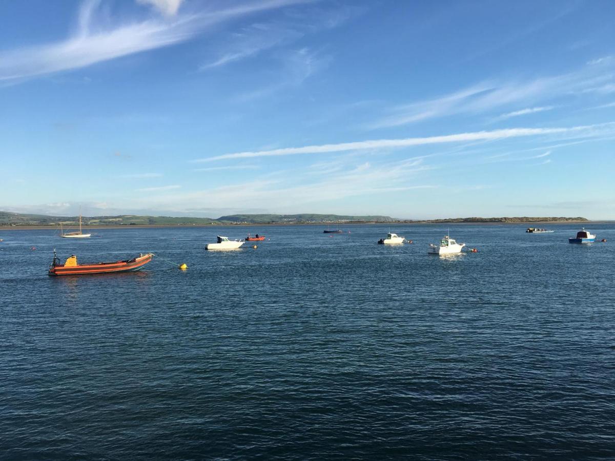 Beautiful Aberdovey Seafront Apartment 2 Aberdyfi Eksteriør billede