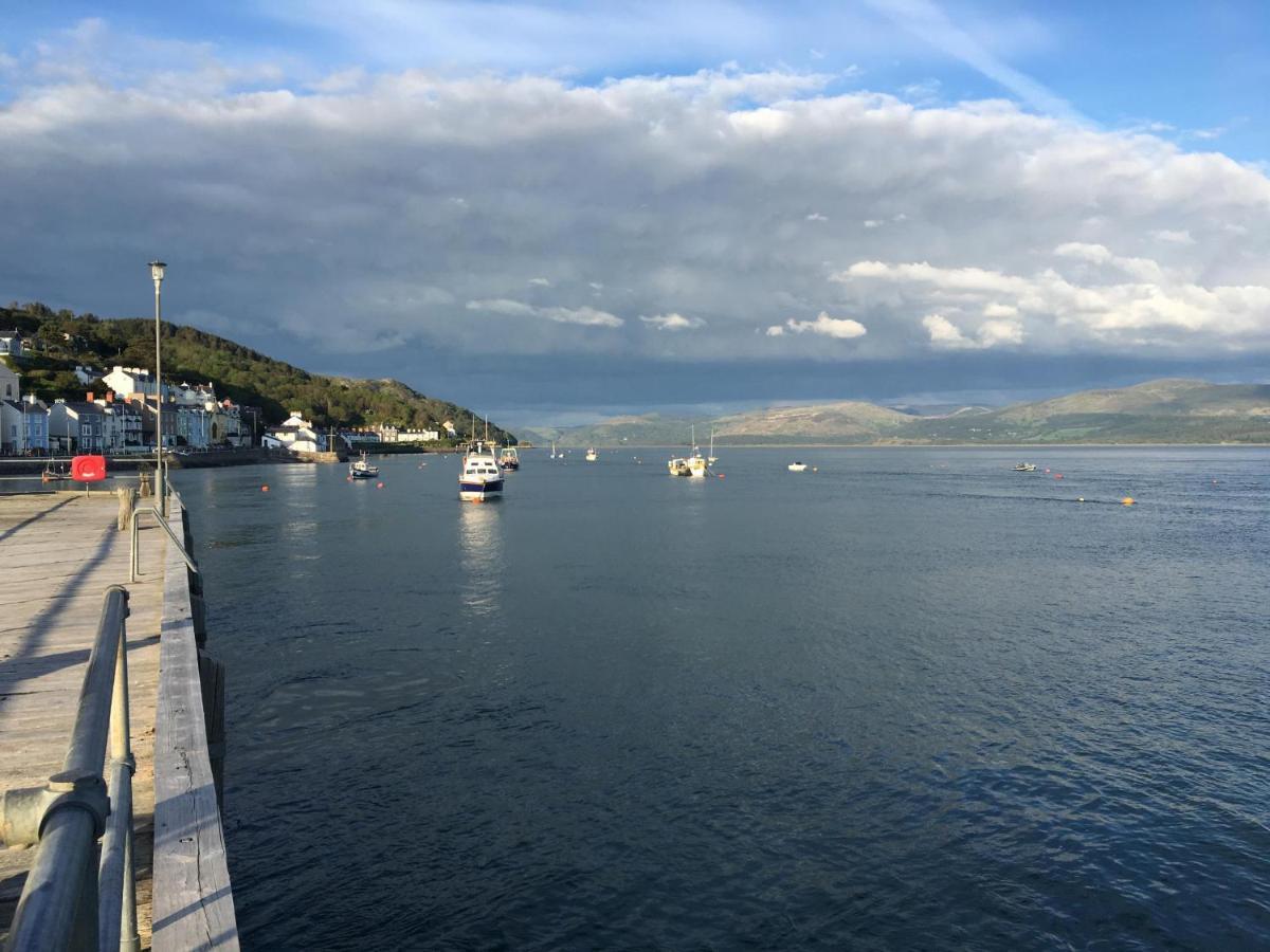 Beautiful Aberdovey Seafront Apartment 2 Aberdyfi Eksteriør billede
